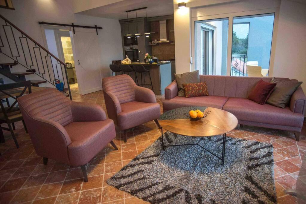 Modern Waterfront 3-Bed Apartment Донья Костаніца Екстер'єр фото